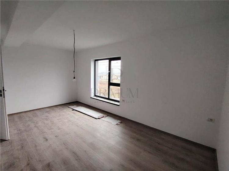 Duplex modern - despartit prin baie - 2 fronturi stradale - pompa caldura - 10