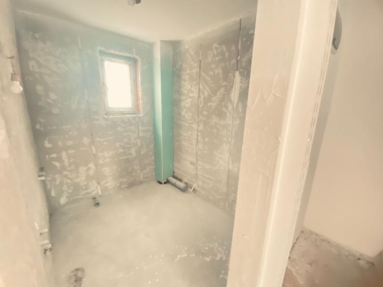 Duplex cu 4 camere si mansarda. Curte 250 mp. Comision 0 - 18