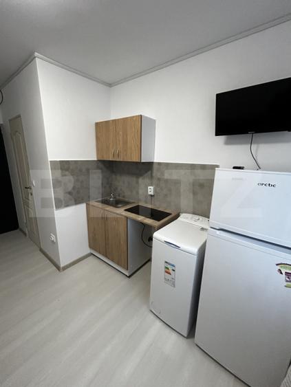 Camera de vanzare, 13mp, complet renovata, zona Tractorul - 3