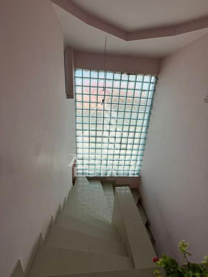 Casa invididuala cu 13 camere, situata in zona Mehala - 7