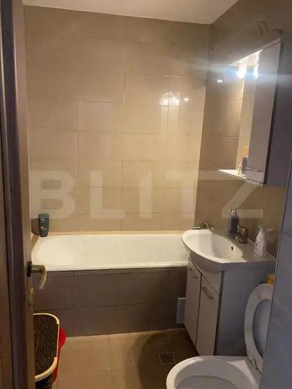 Apartament de vanzare, cu 2 camere, 50 mp, zona Decebal - 3