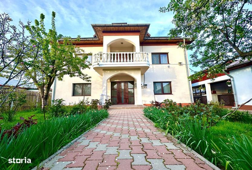 Casa spa?ioasa (6 camere) + teren 1382mp + garaj si foisor - 10