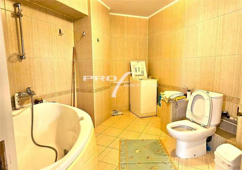 Apartament 3 camere, su.88mp.decomandat, CF.0, - Gara BCR - 8