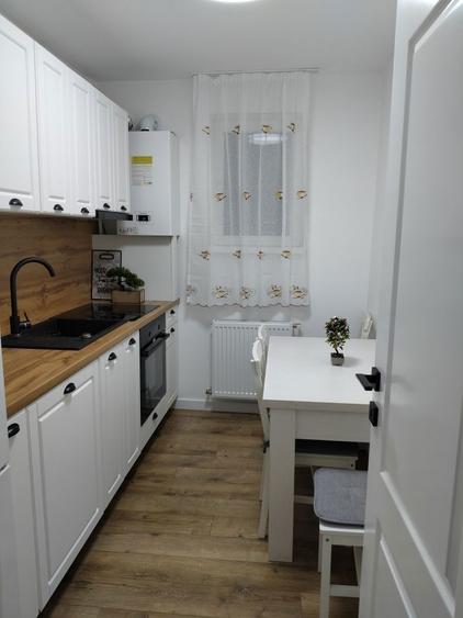 Inchiriez apartament cu 3 camere - 8