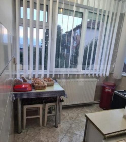 Apartament de vanzare, cu 4 camere, 120 mp, etaj intermediar - 7