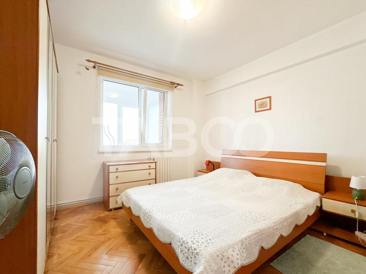 Apartament cu 4 camere semidecomandat, mobilat în Zorilor