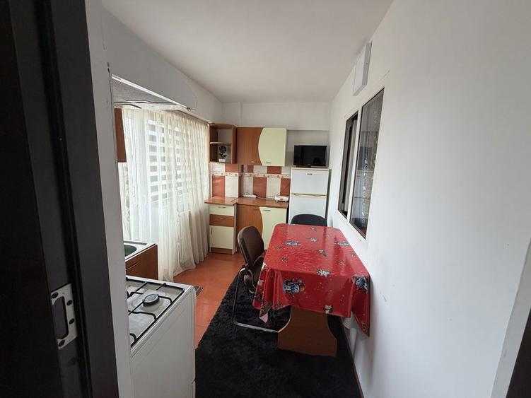 Apartament zona pietii et1 - 3