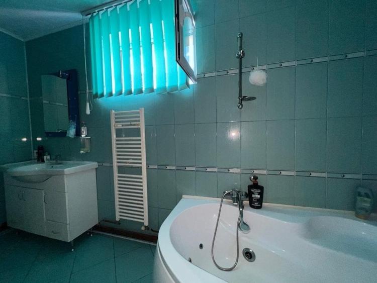 Casă Tăutii de Sus ,la drum principal pozitie excelentă ,462 mp teren - 20