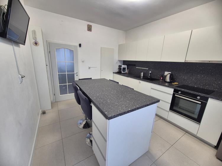 De vânzare: Casă modernă cu 200 mp utili și 600 mp teren în Andrei Mureșanu - 3