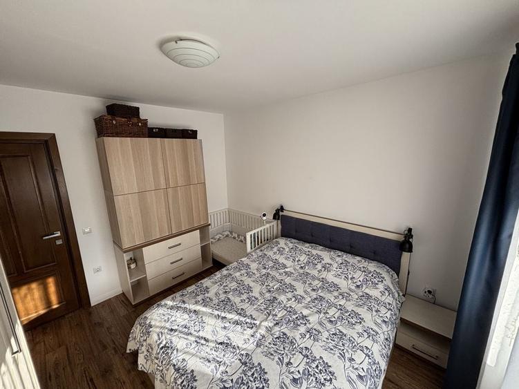 Apartament cu 3 camere semidecomandat în Grigorescu
