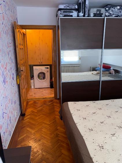 PROPRIETAR - vând apartament cu 4 camere  - 7