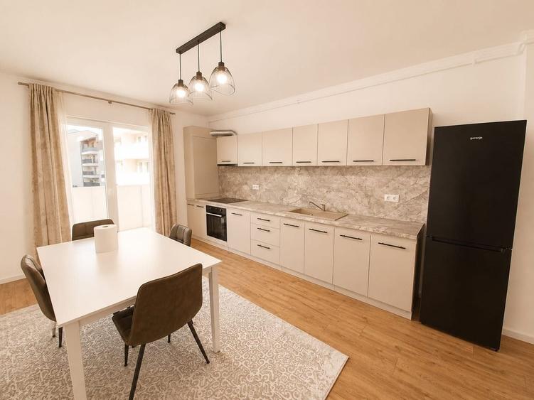 Apartament cu 2 camere semidecomandat, mobilat în Florești