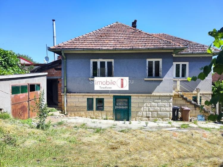 Casa cu teren generos | front 24.5 m