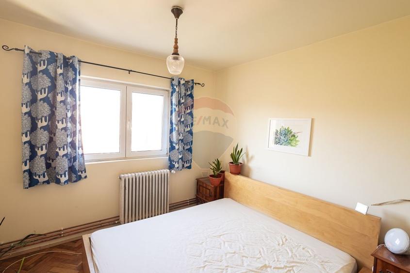 Apartament cu 5 camere de vânzare în zona Cetate - 6