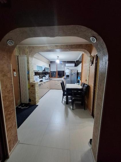 Vand apartament 3 camere, mobilat - 2