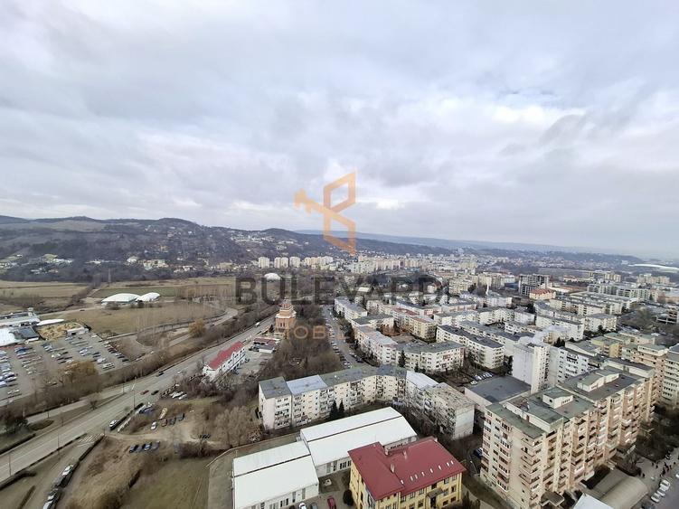 Apartament cu 5 camere semidecomandat în Mănăștur
