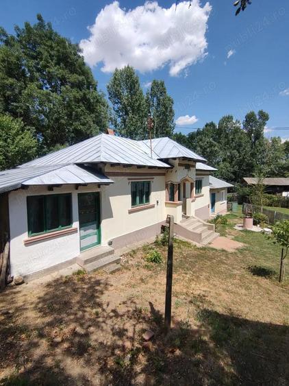 Casa la ?ara + 4098 mp teren + anexe 22.900 - 4