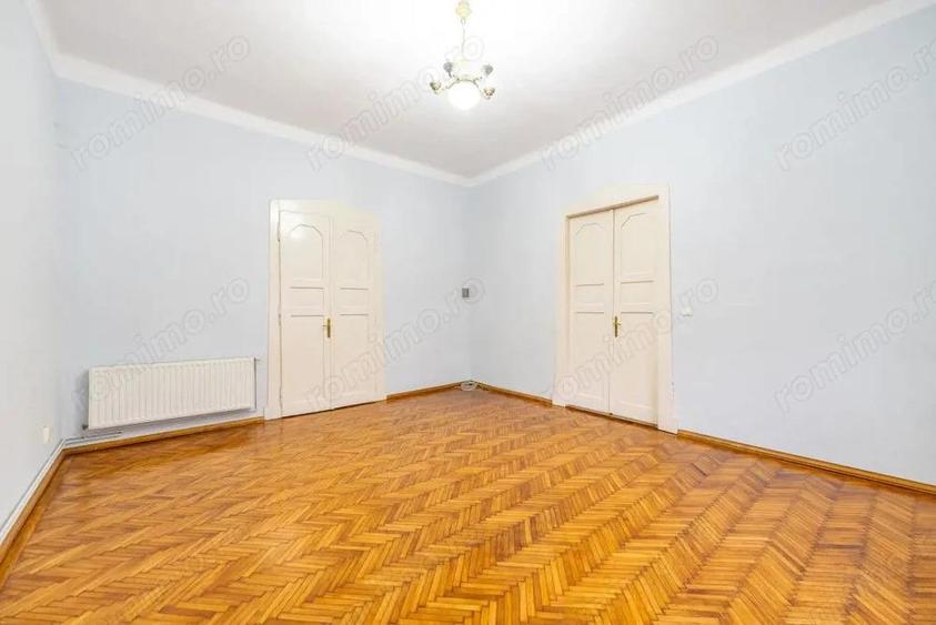 Spatiu pentru birouri,pozitionat pe Bld. Revolutiei,etajul 1 - 2