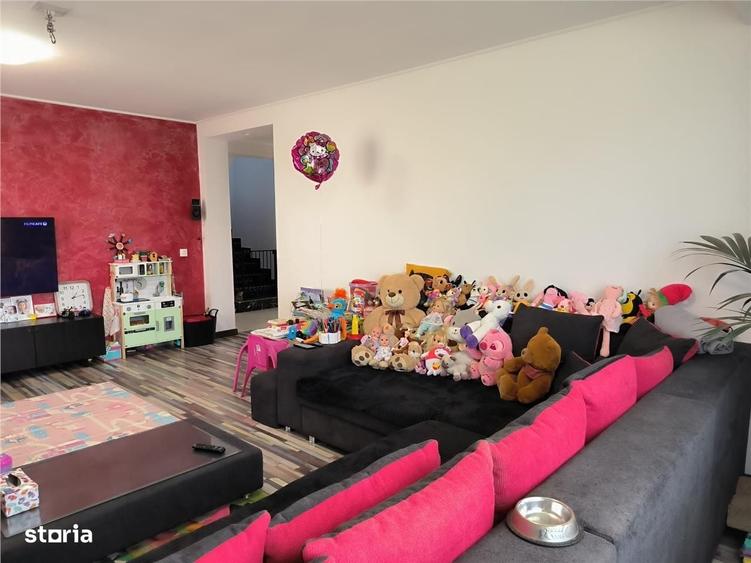 Casă cu 4 camere în Ciorogârla