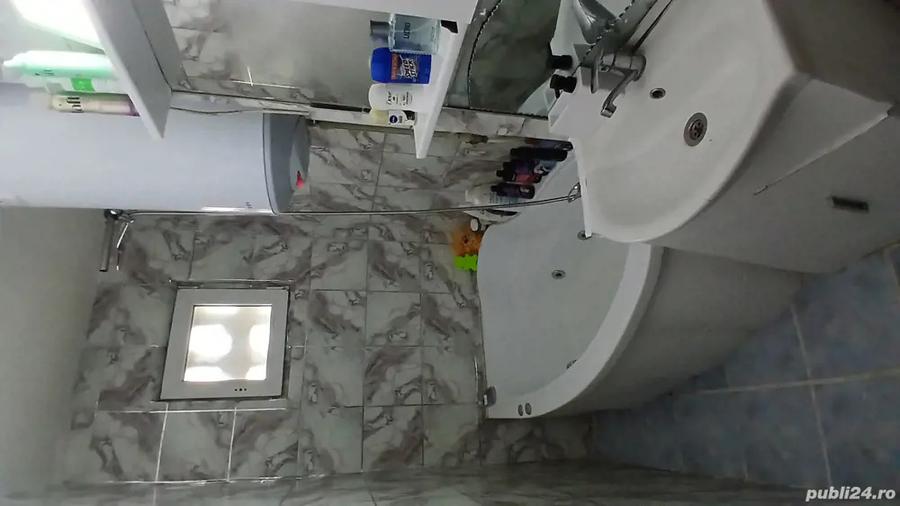 vand apartament cu doua camere pe strada Independen?ei - 8