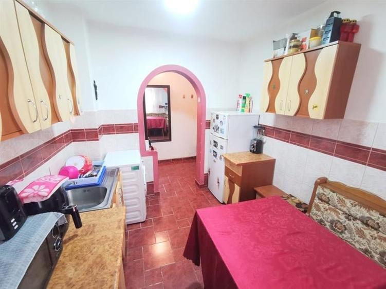 Apartament 2 camere, semimobilat, etaj 3 din 4, zona Piata Sud - 2