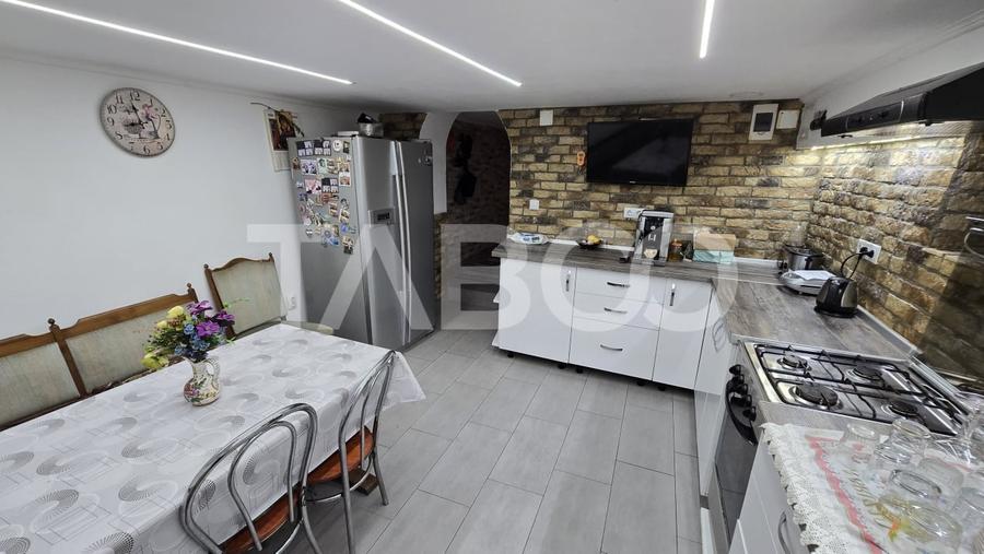 Casa individuala de vanzare 5 camere parcare si garaj Selimbar - 6