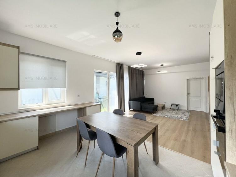 SUPERB / GRADINA GENEROASA / LOC PARCARE - 10