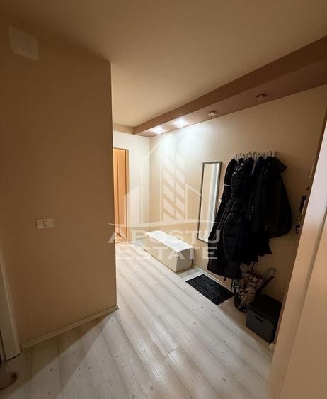 Apartament cu 3 camere, 2 bai,  decomandat,  etajul 2, zona Soarelui - 7