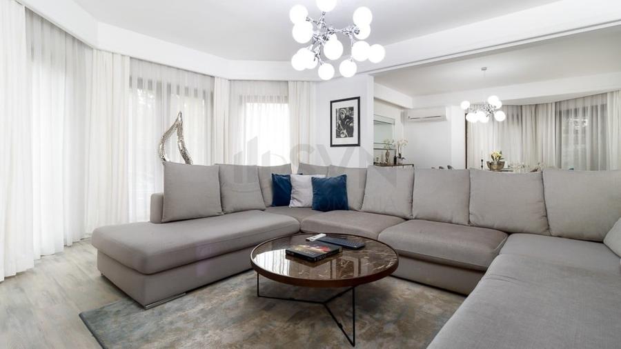 REV2002939 Vila cu piscina 2000 mp teren in Corbeanca - 2