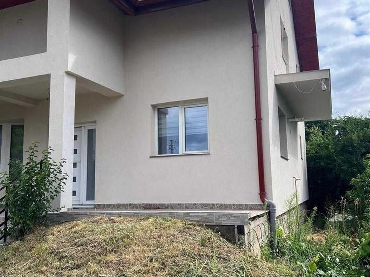 Casă individuală cu 3 camere cu Teren 2200 Mp în Șcheia
