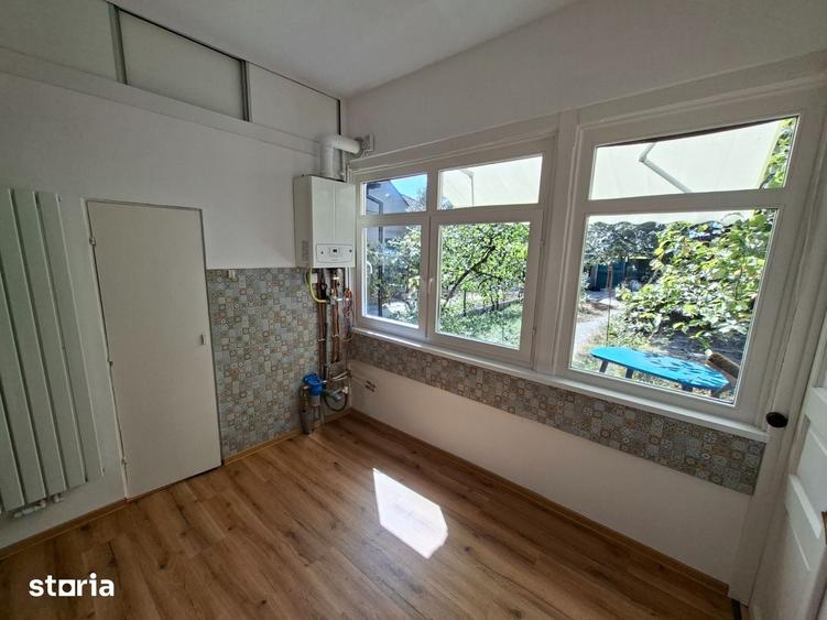 Casă cu 2 camere cu Teren 200 Mp în Central