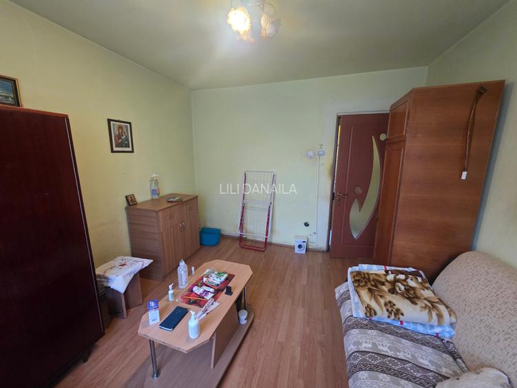 Vand apartament 2 camere Zamfirescu