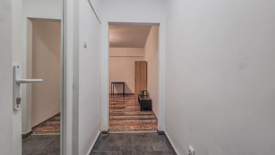 Garsonieră spațioasă de închiriat – Universitate | Str. Academiei - 11
