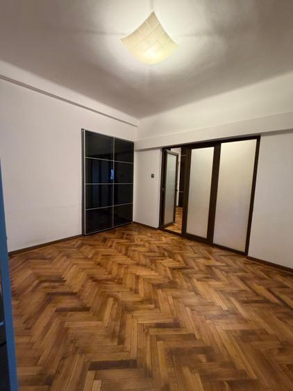 Parcul Carol - parter de bloc, curte, acces separat, centrala proprie - 4