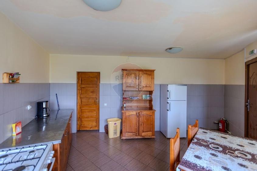 Hotel / Pensiune cu 10 camere de vanzare/Vama Buzaului - 41