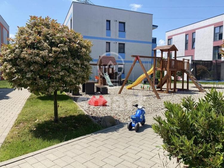 Apartament cu 2 camere semidecomandat, mobilat în Borhanci