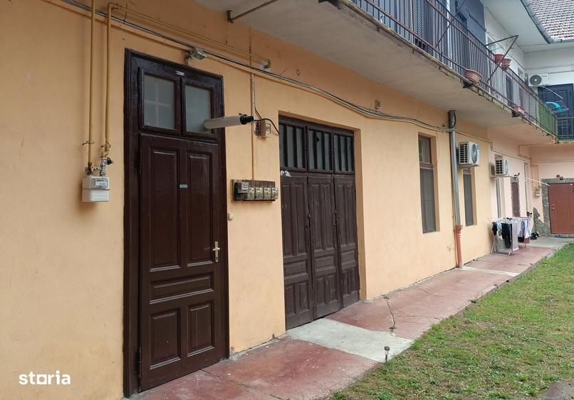 Apartament cu 2 camere nedecomandat în Central