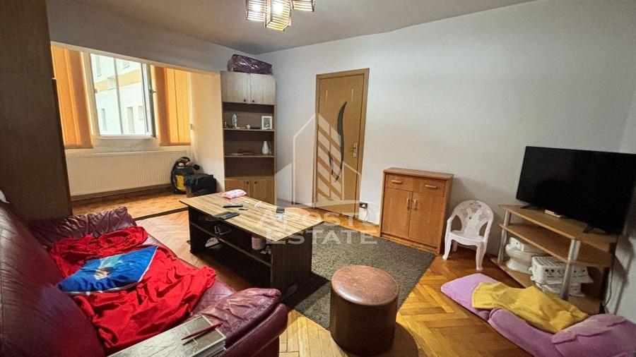 Apartament cu 3 camere, etaj intermediar, - 2