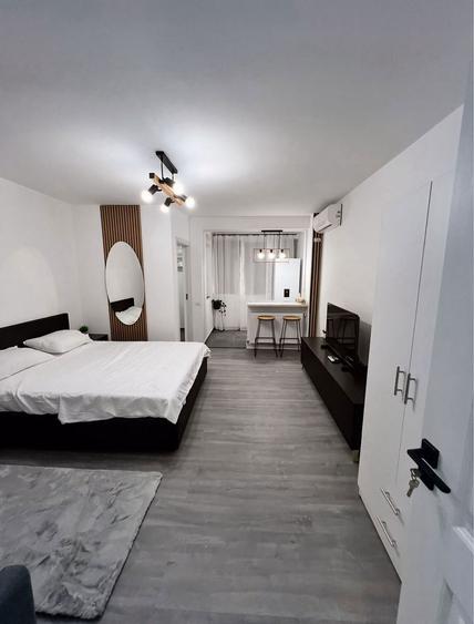 Inchiriez garsoniera Plaza Mall - 3