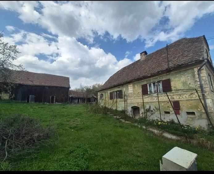 Casă cu 3 camere cu Teren 4000 Mp în Vurpăr
