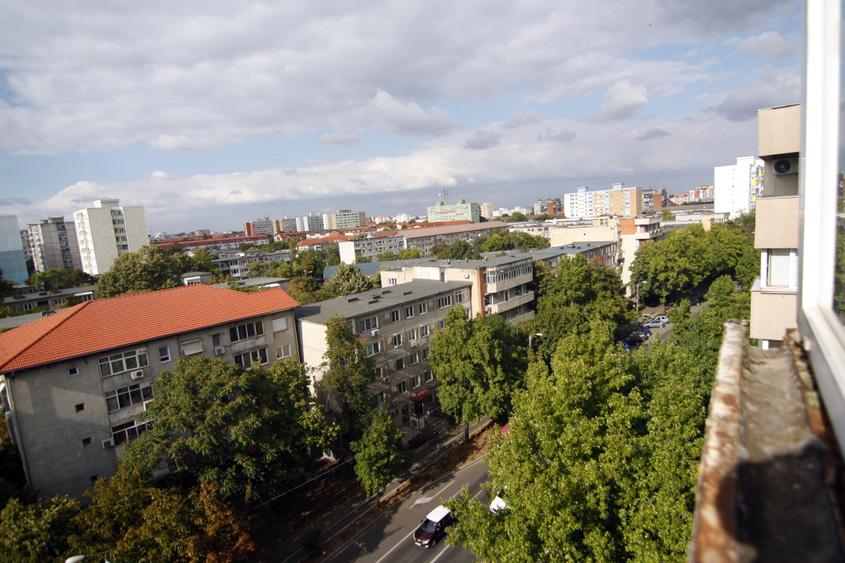 Apartament cu 3 camere decomandat în Circumvalațiunii