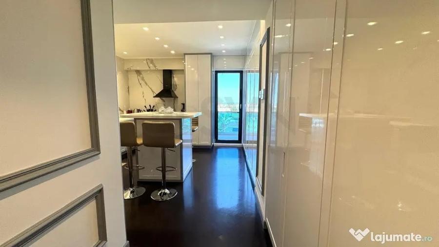 Apartament cu 6 camere decomandat în Pipera