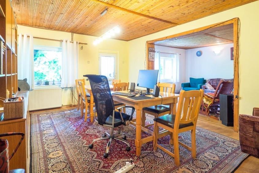 Casă cu 5 camere cu Teren 850 Mp în Pruni