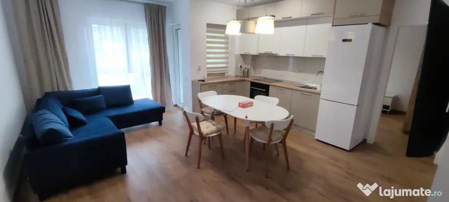 Apartament cu 3 camere semidecomandat în Florești