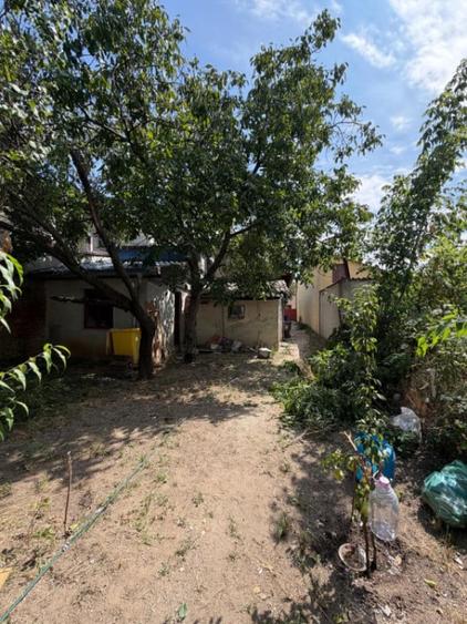 Casă cu 5 camere cu Teren 415 Mp în Central