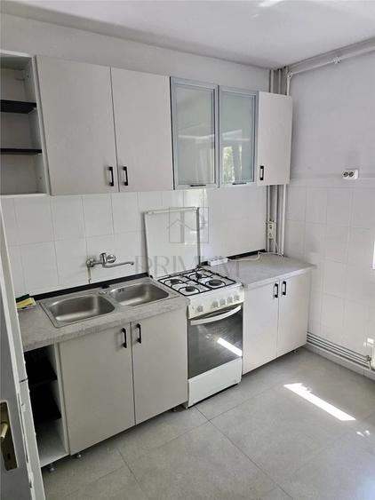 Apartament cu 3 camere decomandat în Simion Bărnuțiu