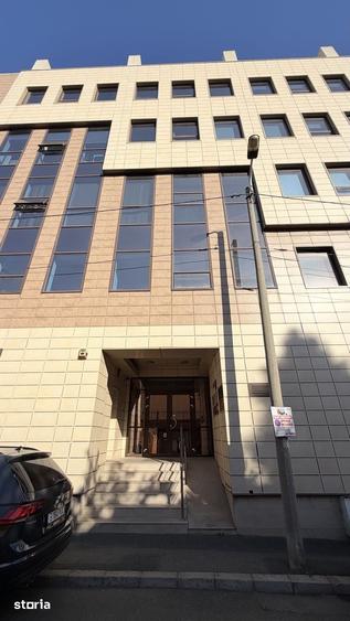 Spațiu comercial, de 38 mp, în Centrul Civic