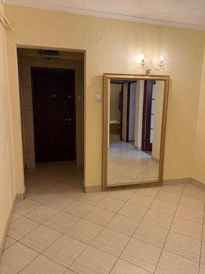 Casă cu 3 camere decomandat în Albești