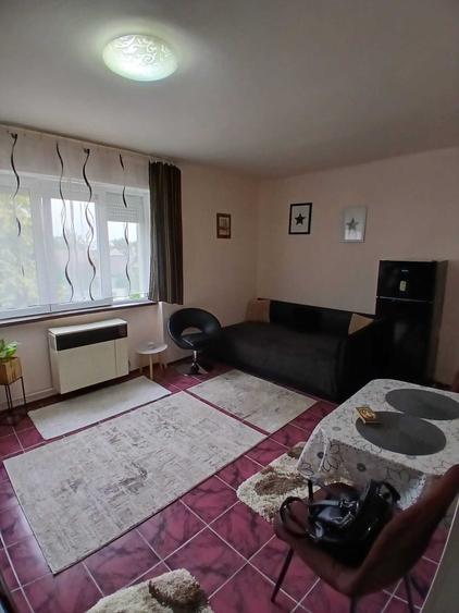 Garsonieră decomandată în Central