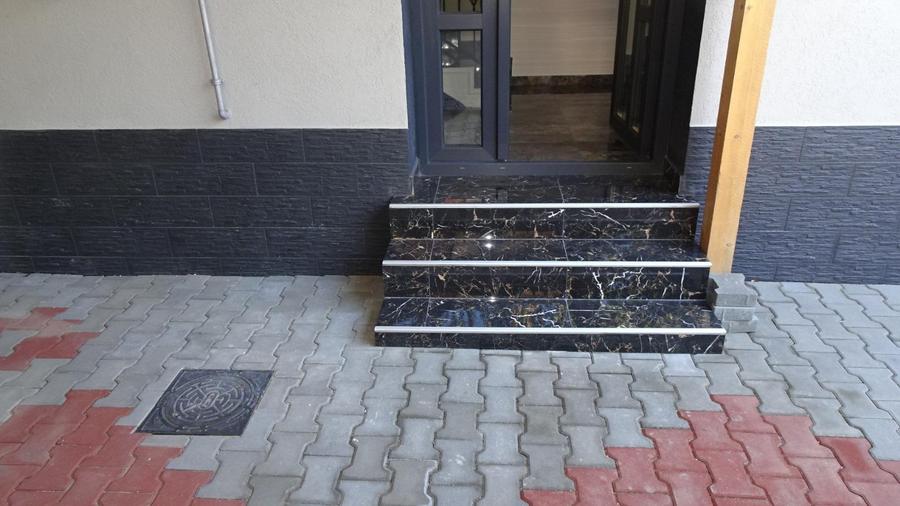Duplex cu 3 camere cu Canalizare în Ultracentral